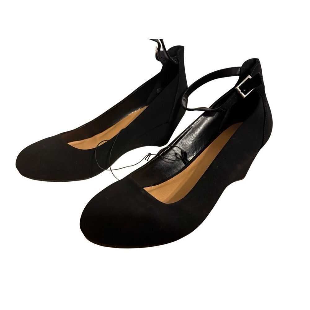 Brand New Andiamo Sebastian Faux Suede Ankle Strap Black Wedge Pumps Size 11